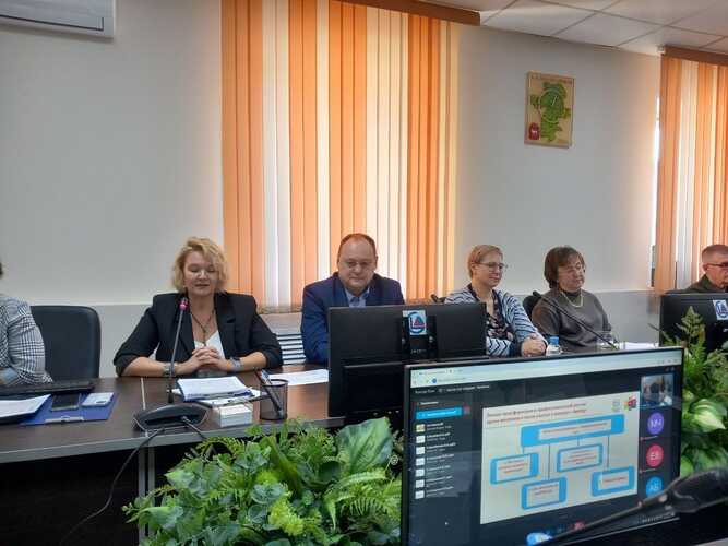 Прошел вебинар «Шаг в будущее: опыт работы системы дополнительного образования детей в Челябинской области»