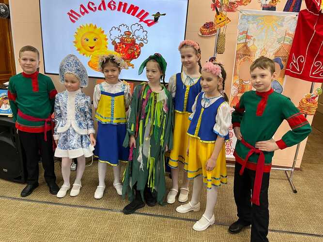В день рождения Металлургического района, воспитанники хора «Солнышко» показали спектакль «Здравствуй, Масленица»